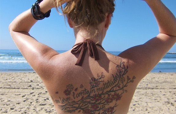 Tattoo beach back flowers "width =" 575 "height =" 374