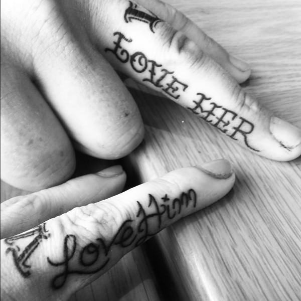 finger tattoo 1113