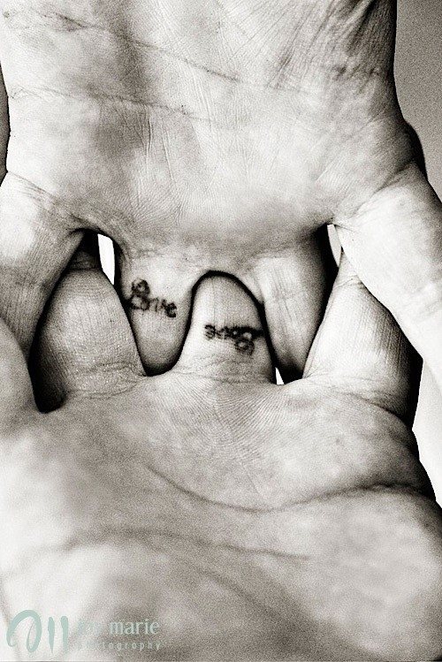 25 photo finger tattoo