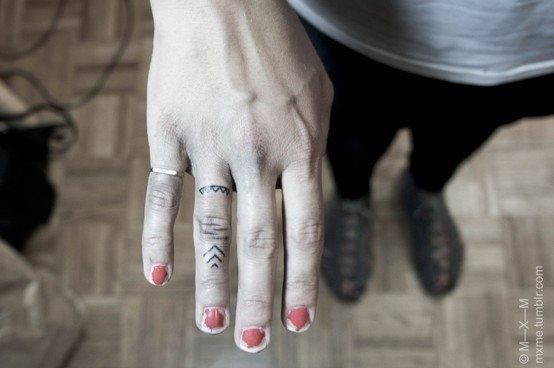 32 photo finger tattoo