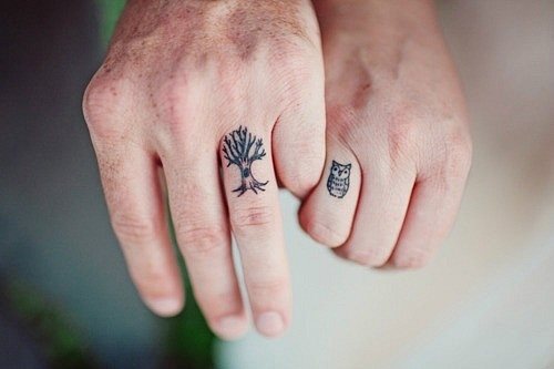 47 photo finger tattoo