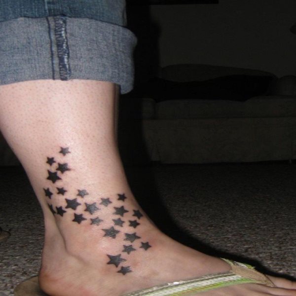 In this case, this second tattoo has many stars, almost twenty and all are the same style and the same color