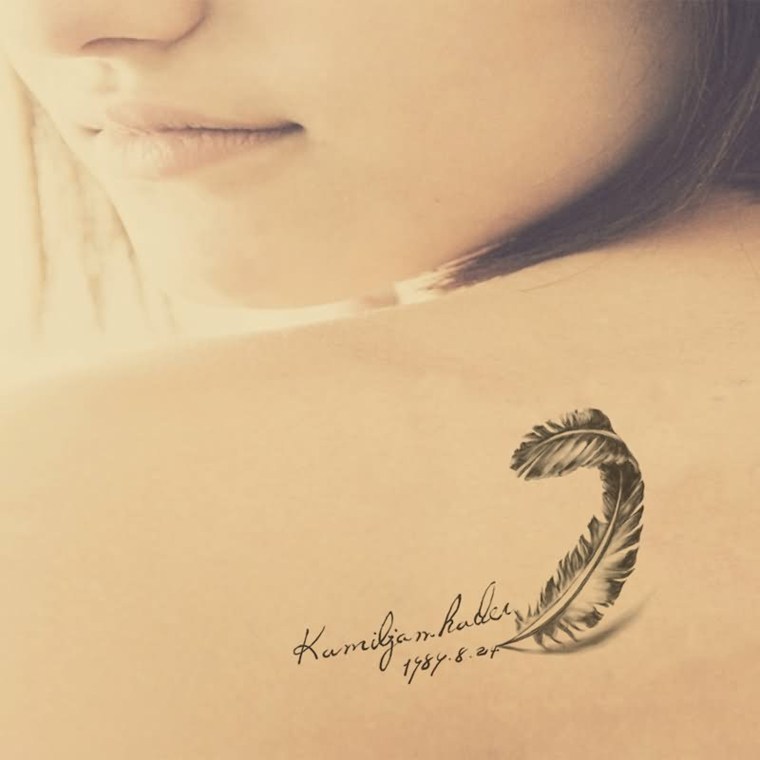 small tattoos-pen-shoulder-woman