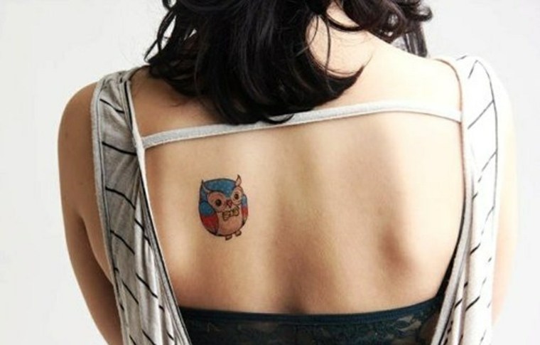 discreet and pretty tattoos-women-owls