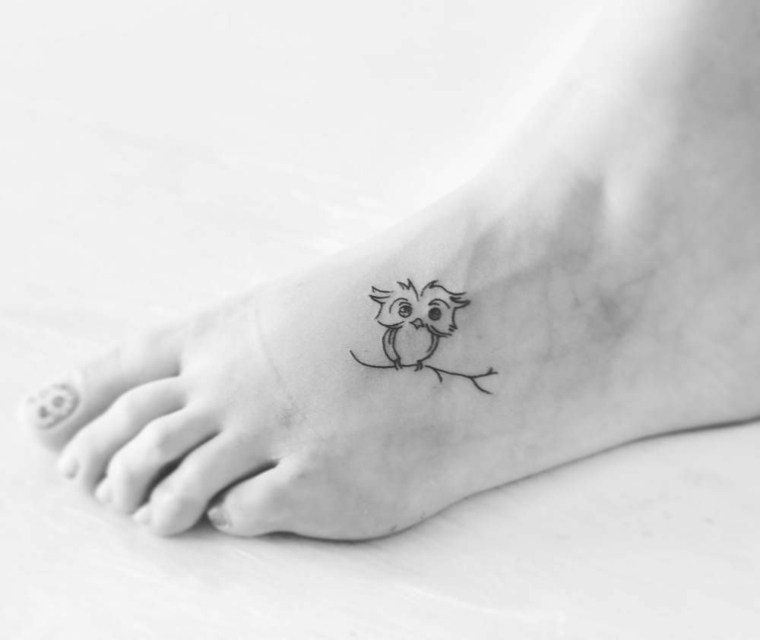 minimalist tattoos-feet-women-owl