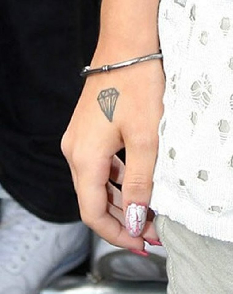 simple tattoos-diamonds-hands-women