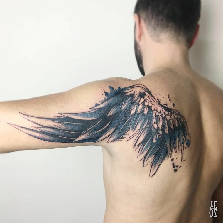 tattoo-feathers-wing-bird-man-back