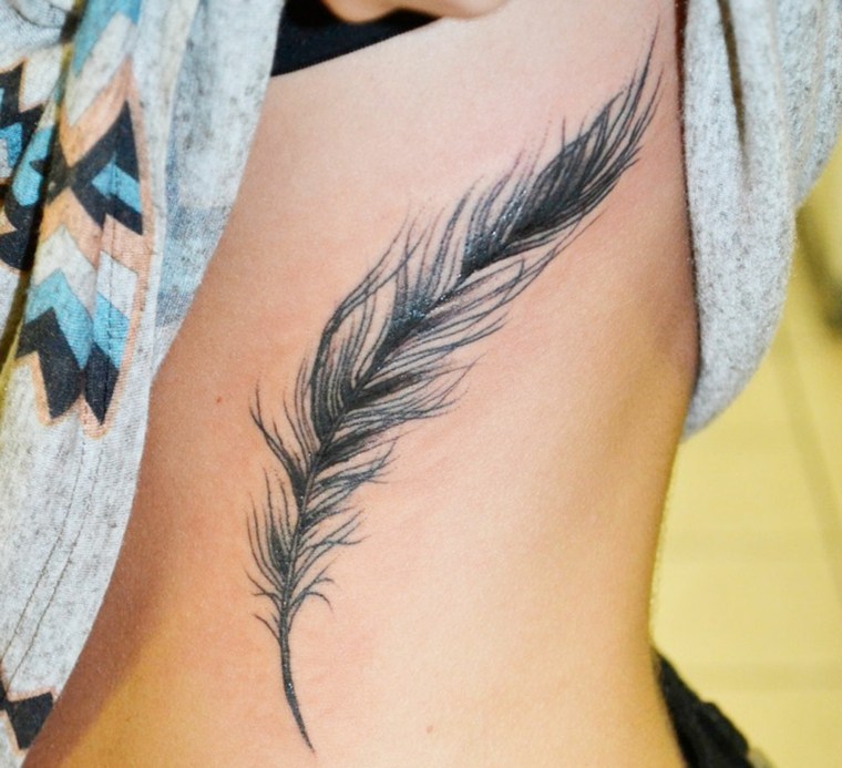 tattoo-of-feathers-ideas-body-woman