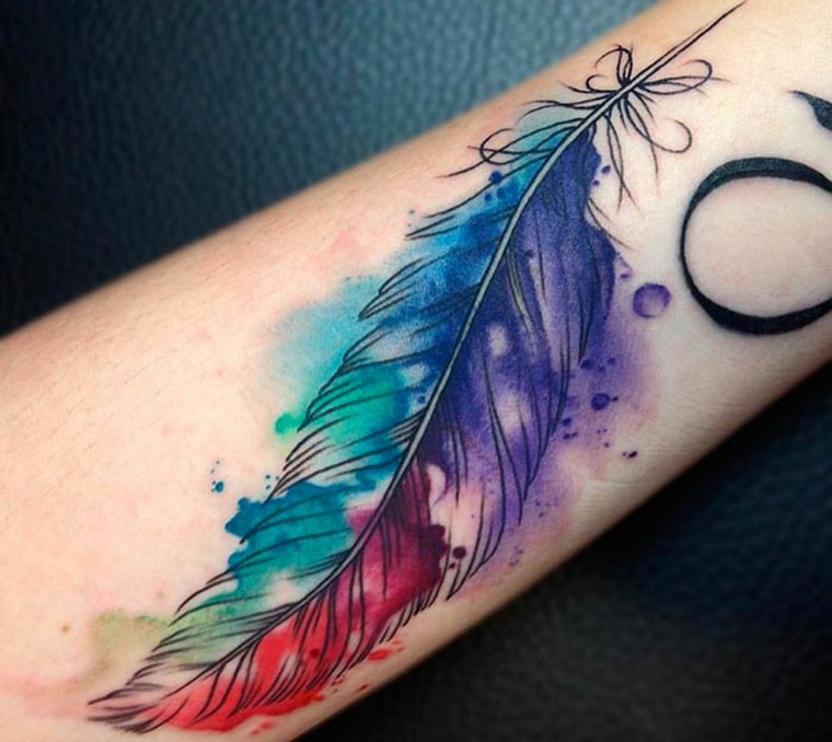 tattoo-of-feathers-ideas-woman-doll-colors