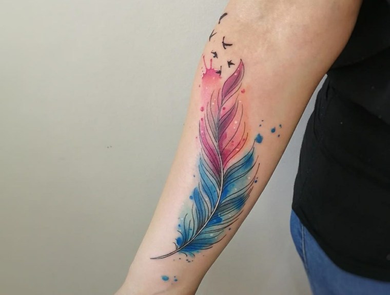 tattoo-of-feathers-ideas-woman-colors-watercolor