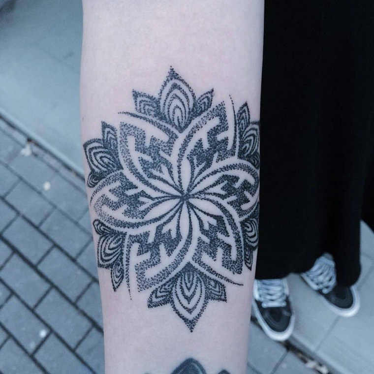 elegant tattoos-trends-style-modern-points-mandala