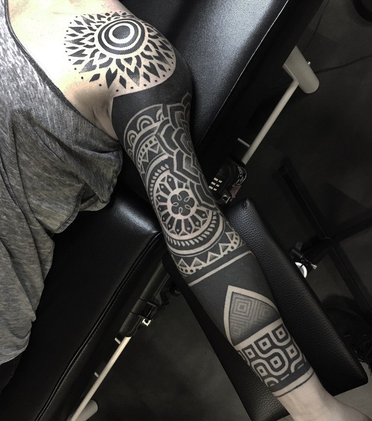 tattoos-elegant-trends-style-modern-tattoo-black-design