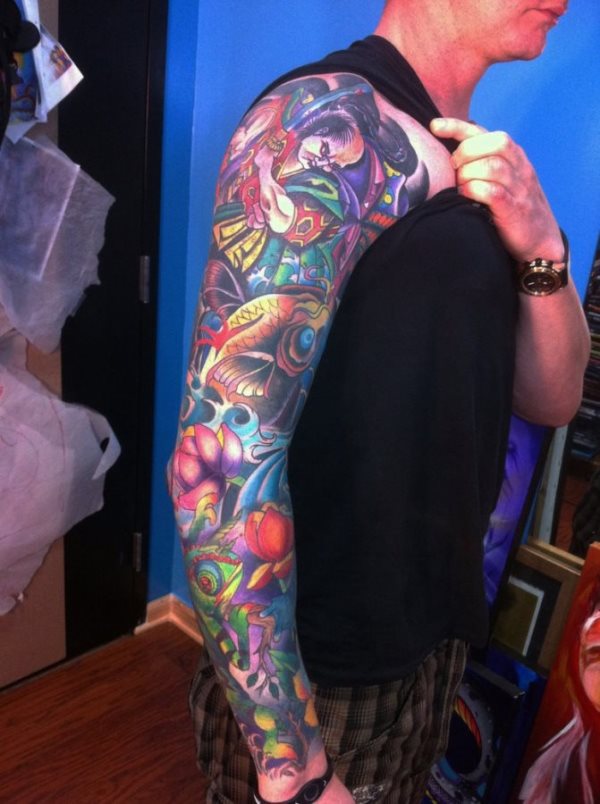 Colorful sleeve design